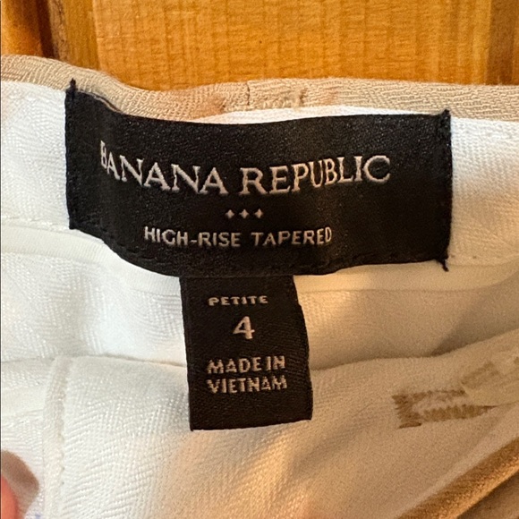 NEW! Banana Republic Tapered Tan Pants - Ankle Length - High Rise - Size 4P - Picture 2 of 11
